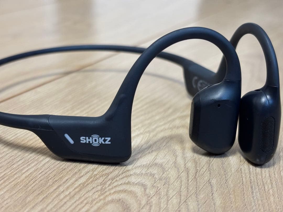 SHOKZ OpenRun(青), OpenRun pro(黒) 骨伝導イヤホン