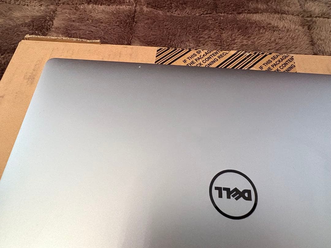 DELL XPS15 9560 core-i7 16GB ノートPC