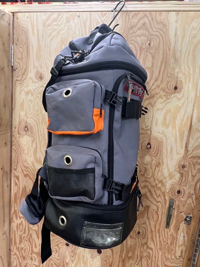 SANTA CRUZ スケートボード リュック