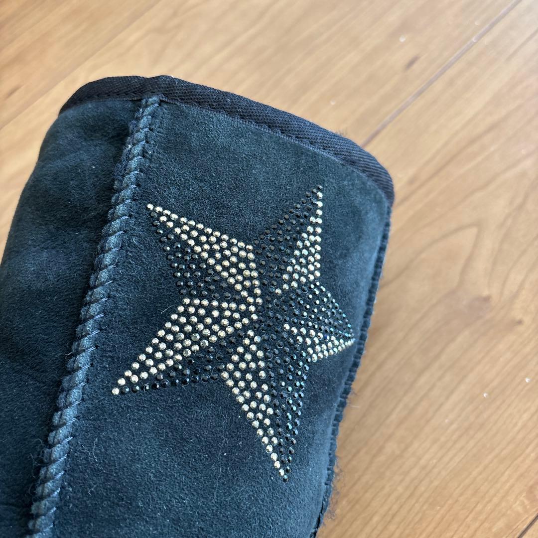 UGG ブラック ムートンブーツ 星型デコレーション付き　カスタマイズ
