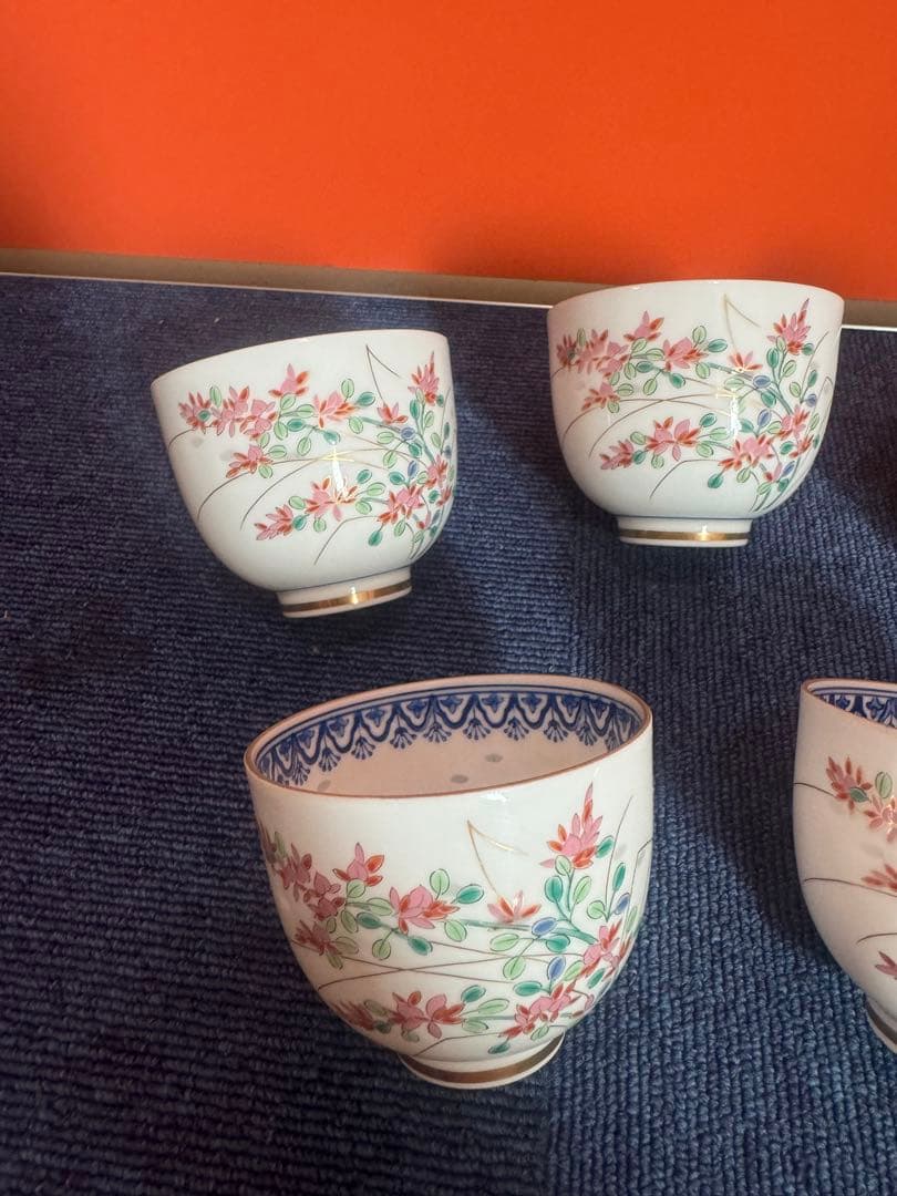 1809  其泉　蛍草花文　湯呑　5客　金彩　未使用