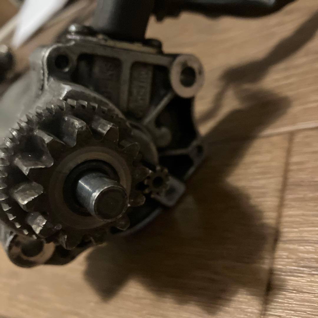 リード100純正セルモーターとオーバーホール用ブラシ