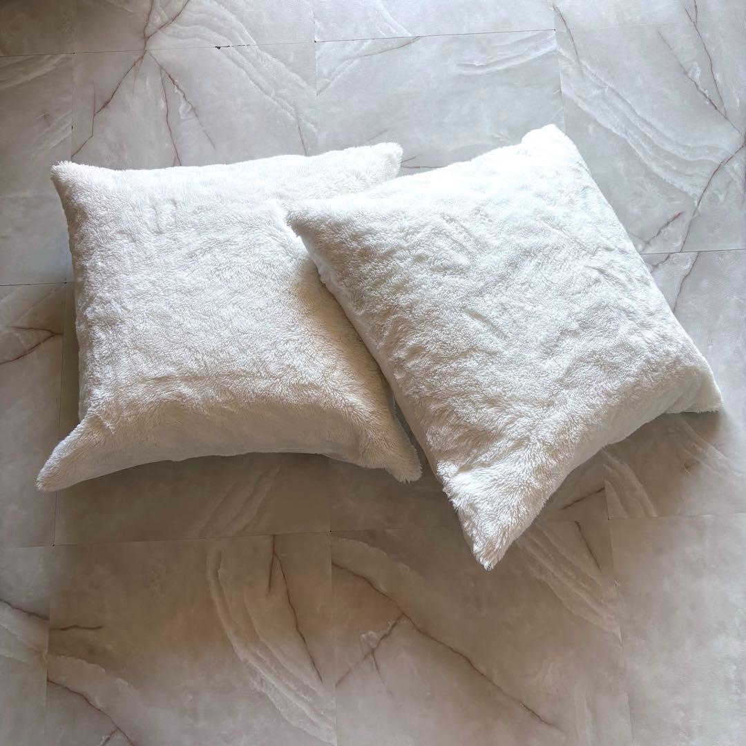 Francfrancフェイクファークッション58×58中材付きホワイト2枚セット