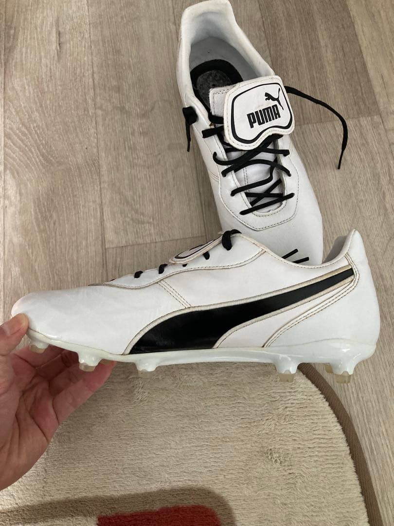PUMA ホワイト サッカーシューズ スパイク