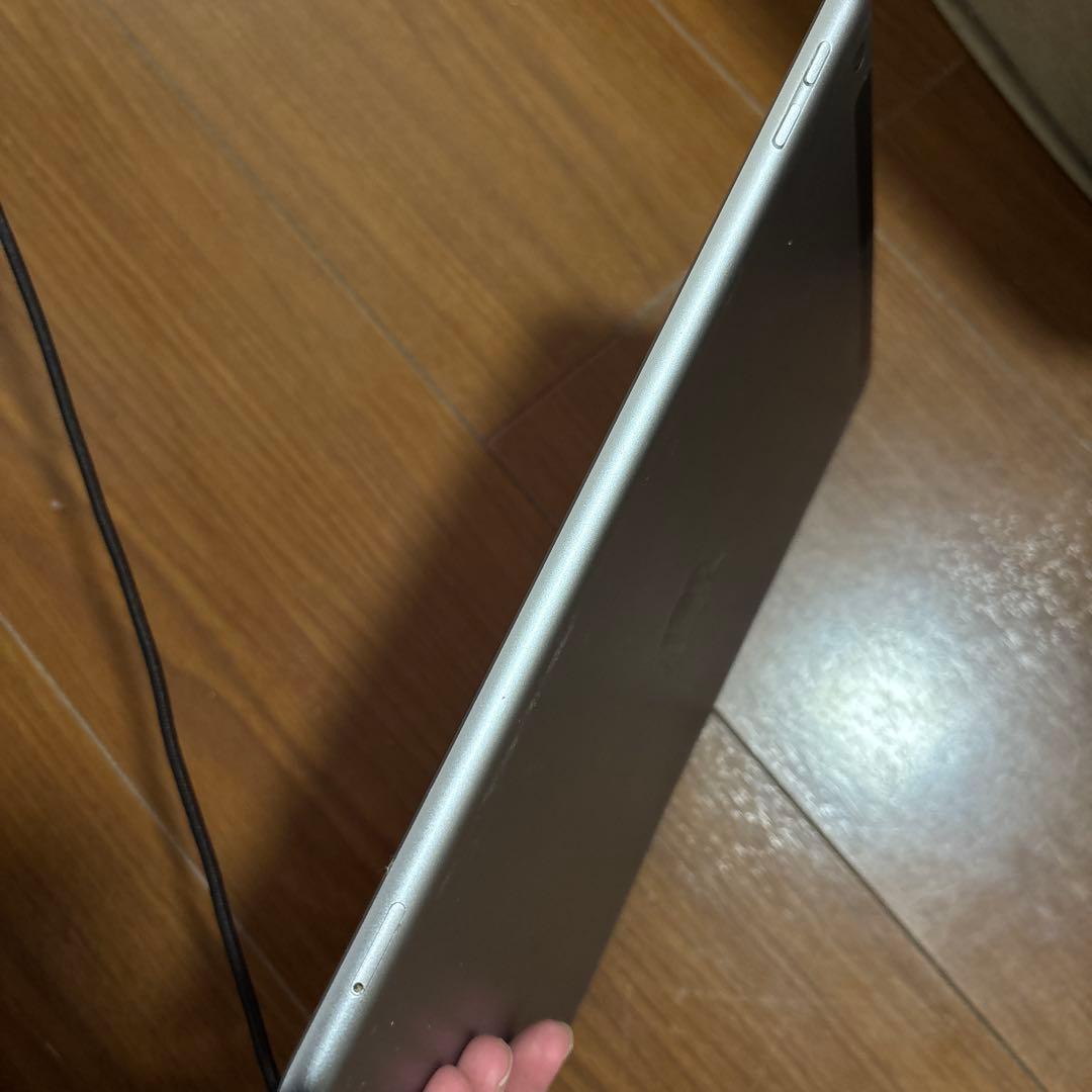本日発送可能　iPad シルバー　第6世代　32GB