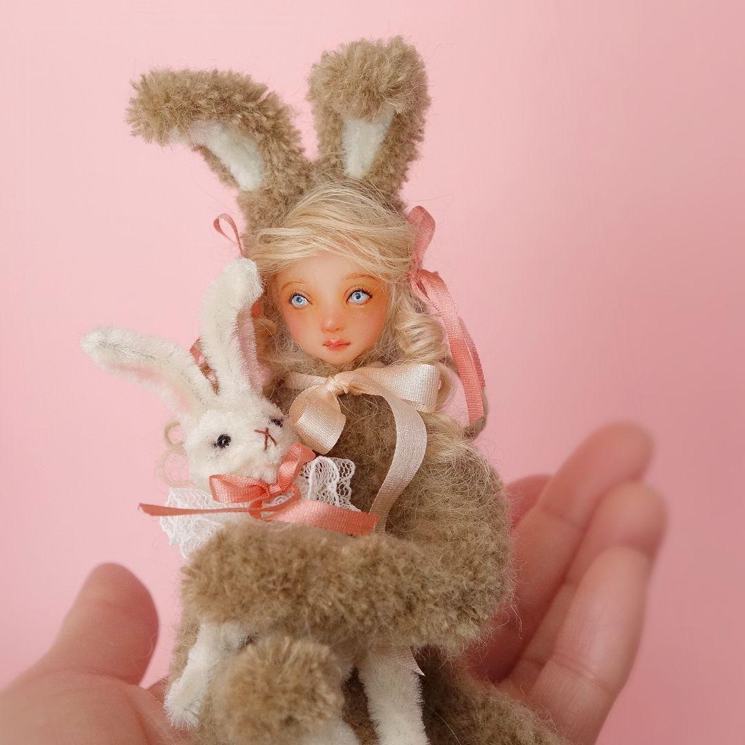 うさぎ着ぐるみドール　モールアート　アートドール 創作人形 サーニット樹脂粘土