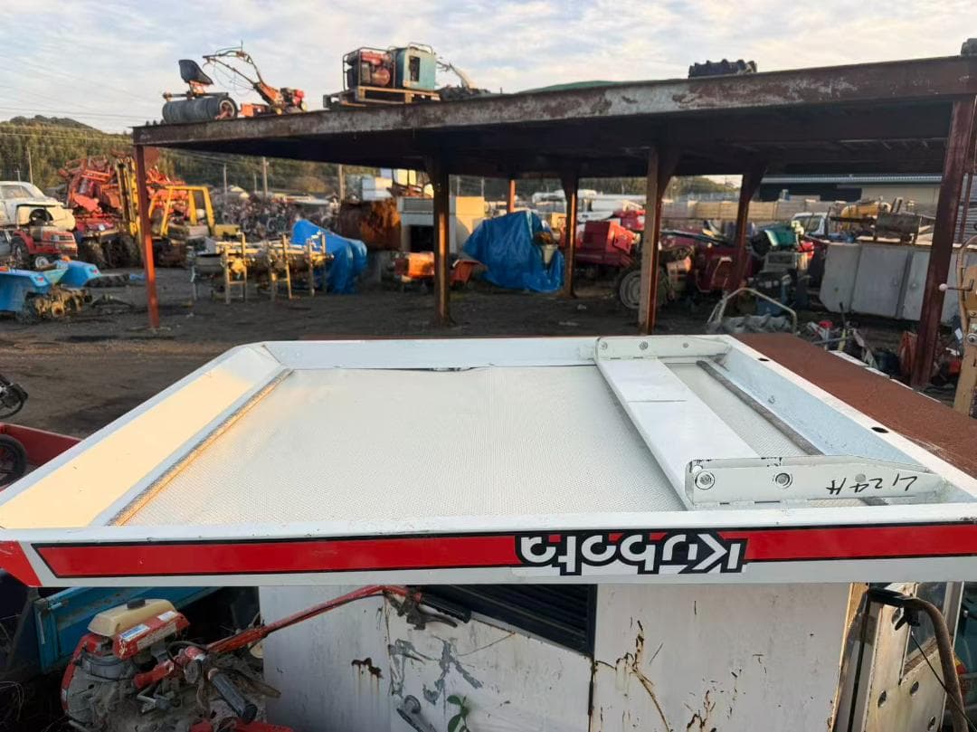 【福岡県みやま市】直接引取り　クボタ　トラクター用　屋根