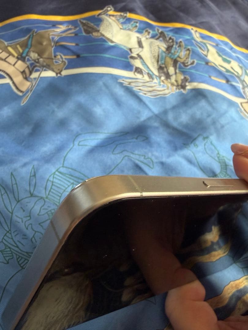 SIMフリー【美品】iPhone15 Pro 512GB ナチュラルチタニウム