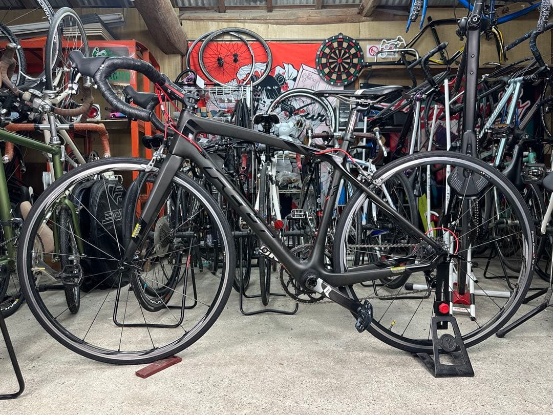 フルカーボン激レア車フェルト FELT Z1基本分解発送送料無料！完成車配送も！