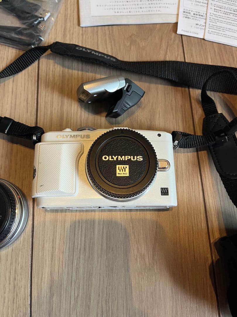 OLYMPUS E-PL6 ホワイト 交換レンズ付き