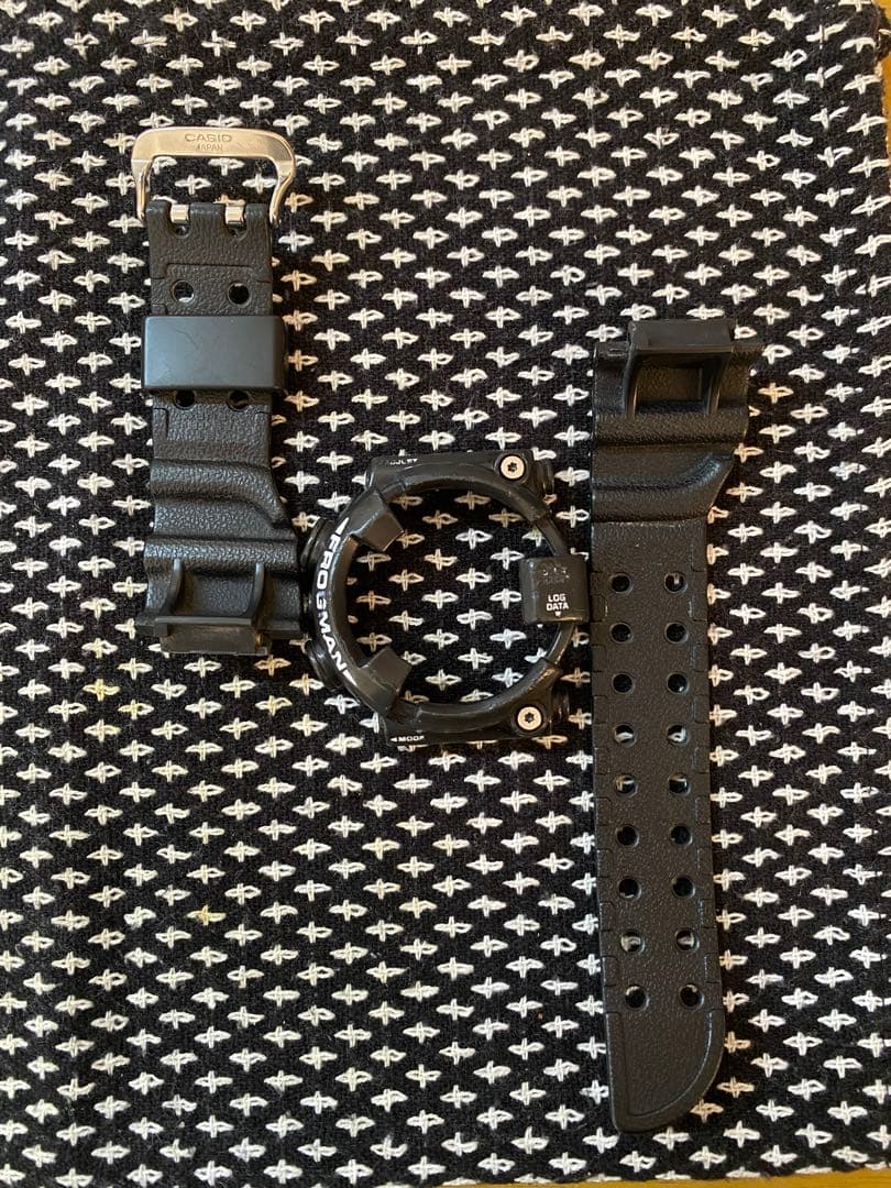 DW-8200 2代目フロッグマン本体1+純正予備ベゼル2+純正予備バンド2