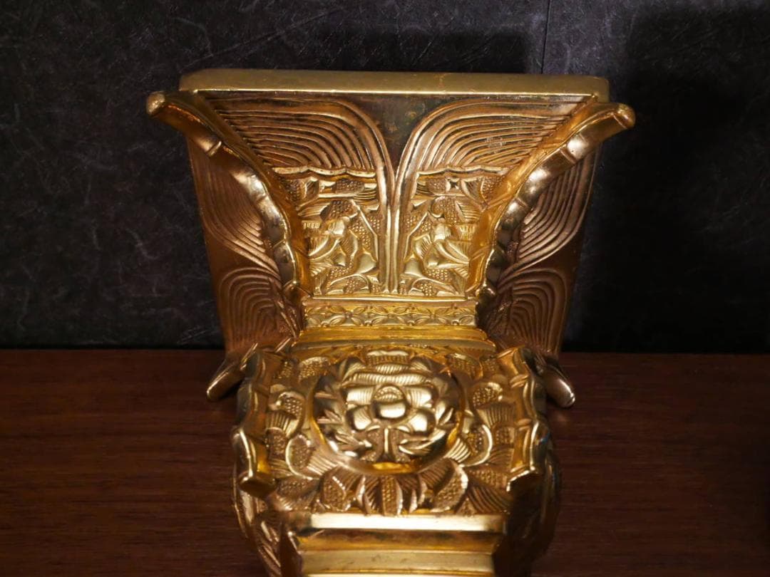 限定値下　収集品　国産最高級深彫真鍮仏具　花瓶　花立　セラミックコート付4689