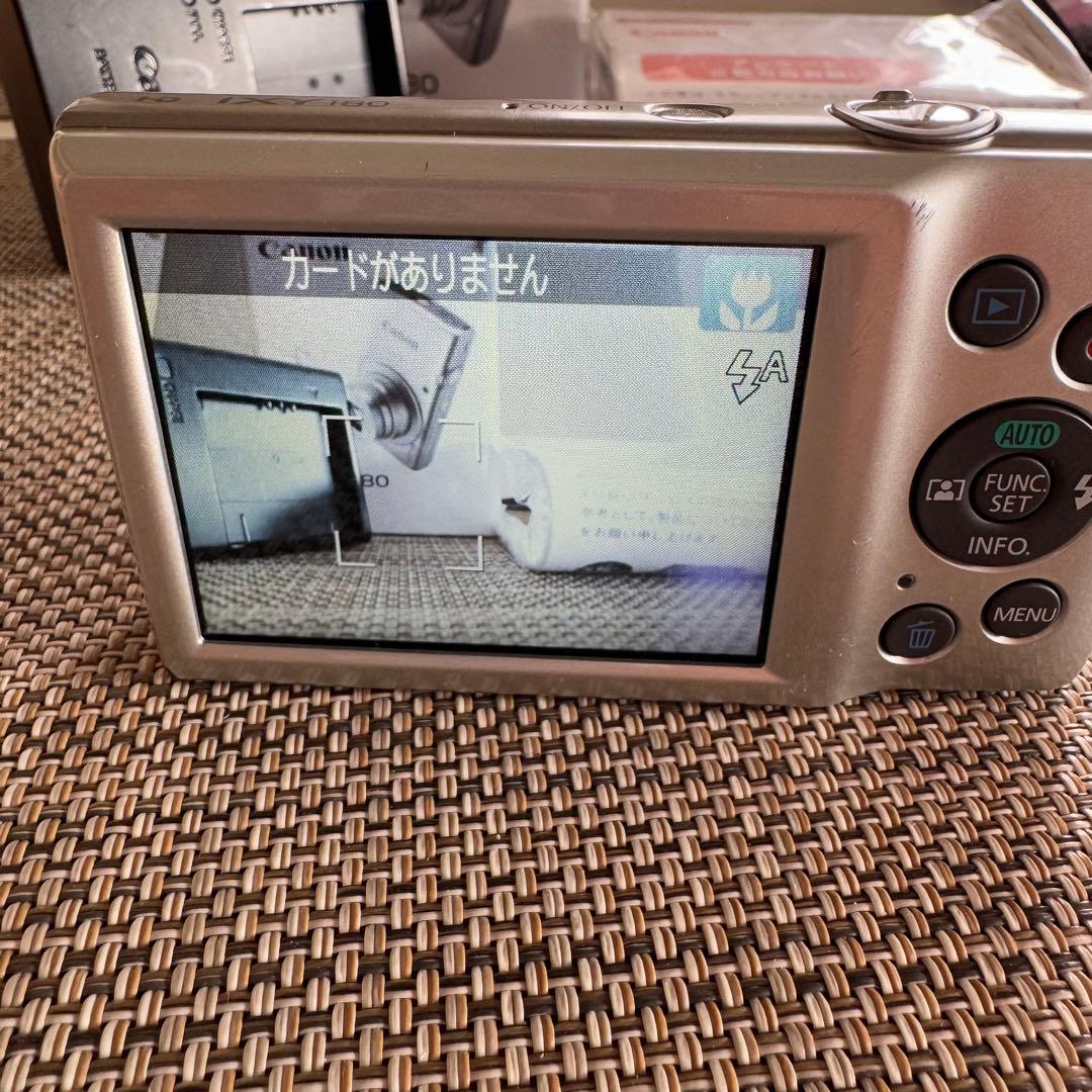 【Canon IXY180】 シルバー 【デジカメ】