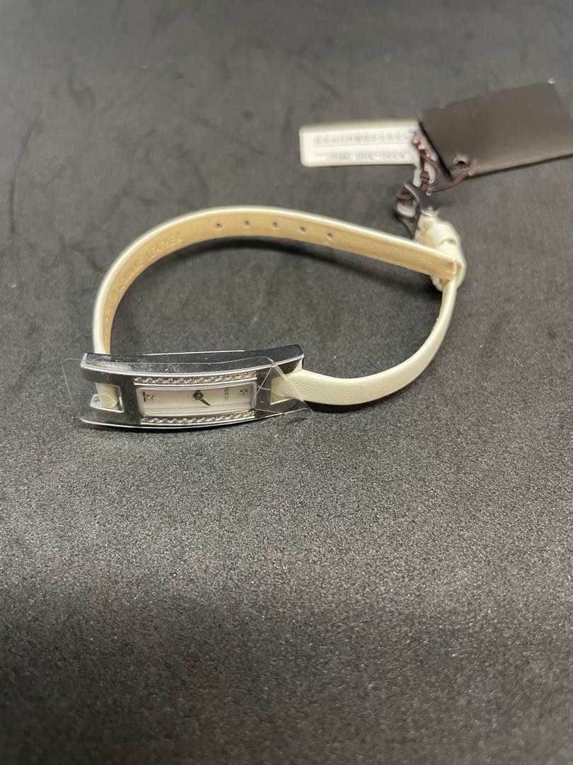 GUCCI レディース腕時計 3900Lダイヤモンド装飾 ホワイト