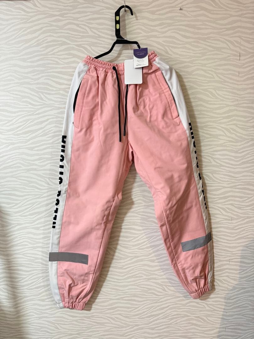 【クリーニング済み】韓国ブランド ARCTIC QUEEN スノボウェア ピンク