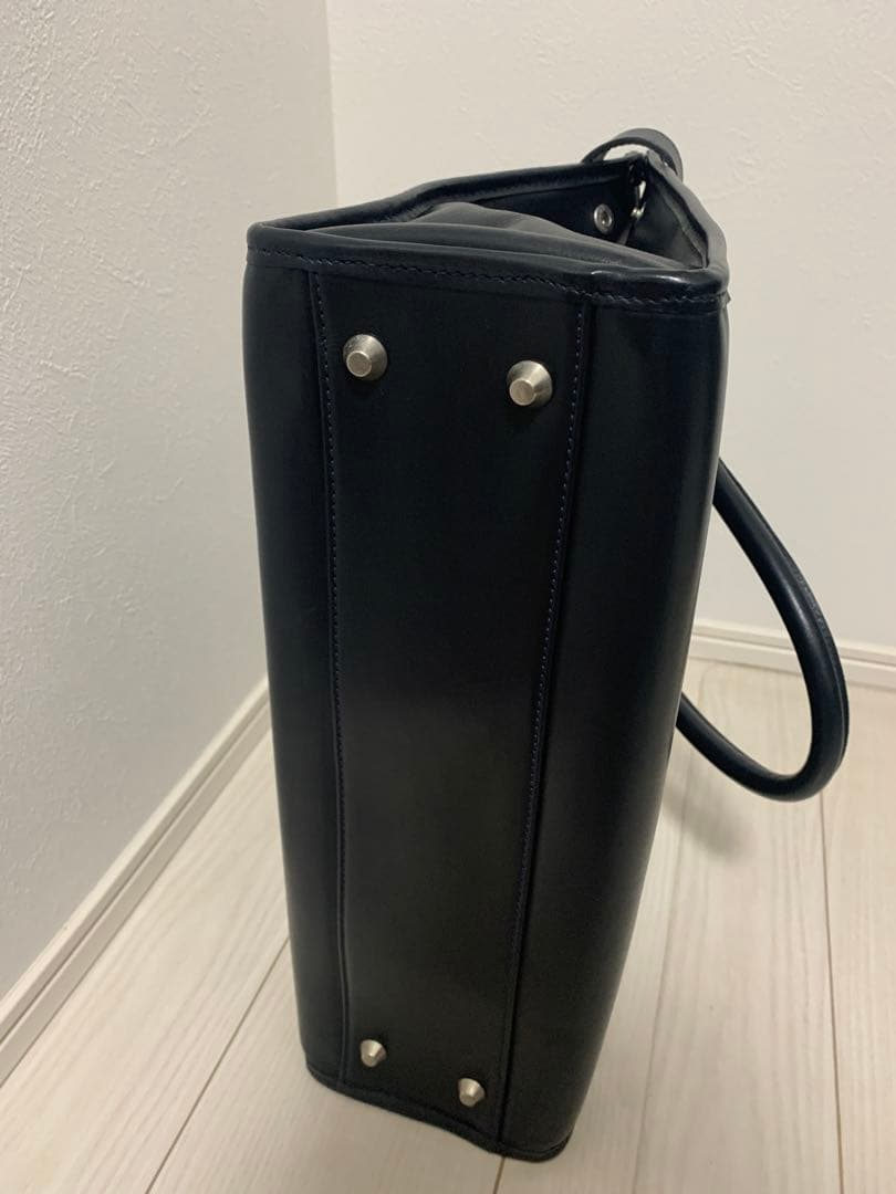 【期間限定値引きアリ　極美品】TUSTINGキンボルトン　ネイビー