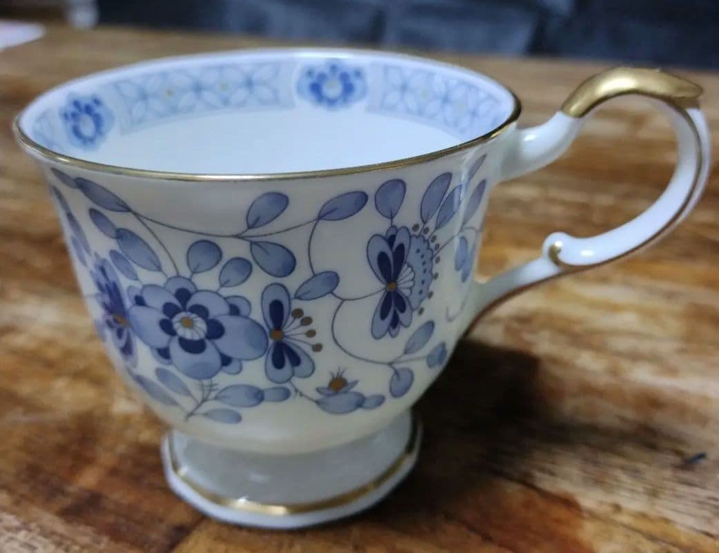 ナルミ ミラノ コーヒーカップ&ソーサー2客とシュガーポット セット