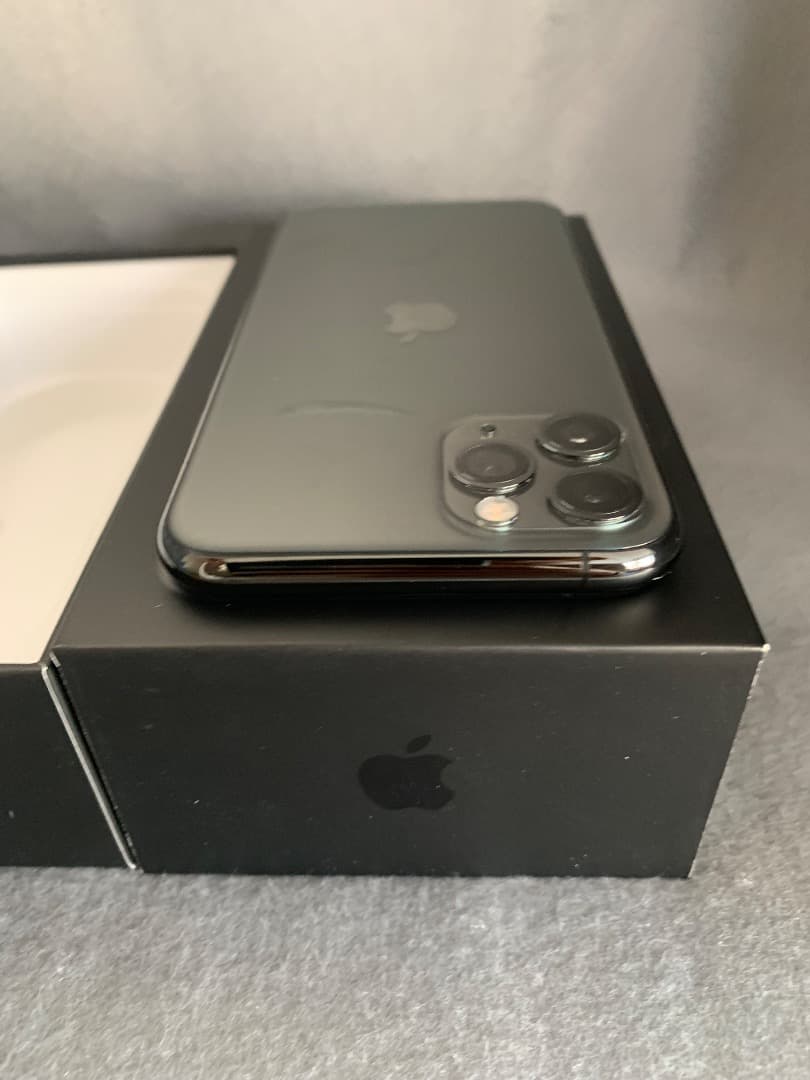 超美品　国内版　SIMフリー　iPhone11 Pro 256GB