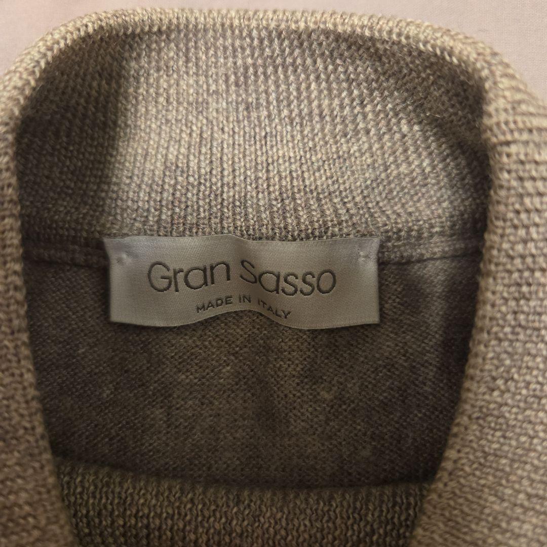 グラン・サッソ　グレージュモックネック　44