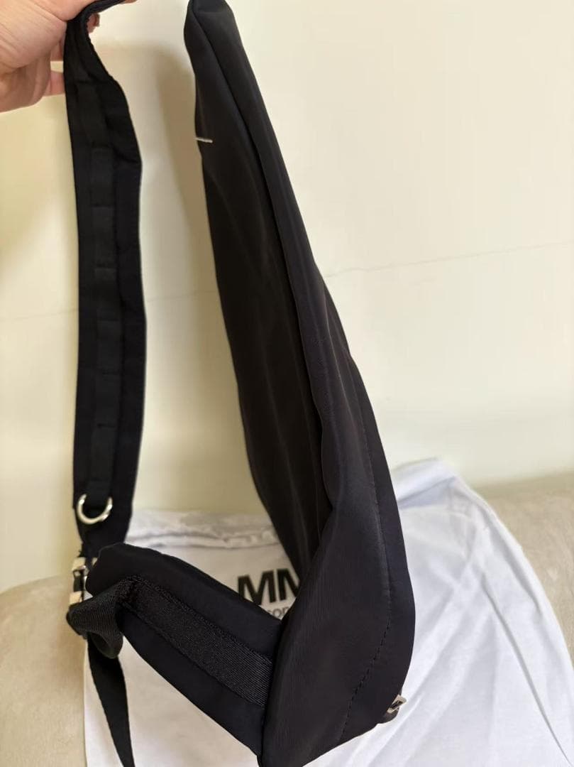 即日発送メゾンマルジェラ MM6ブラック ショルダーバッグ