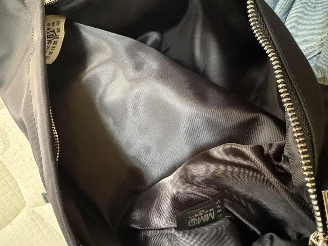 即日発送メゾンマルジェラ MM6ブラック ショルダーバッグ