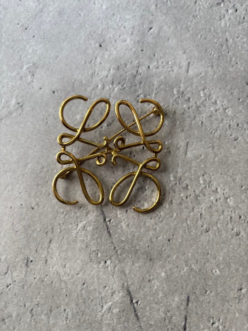 ロエベ LOEWE　アナグラムロゴマルチカラーブローチ