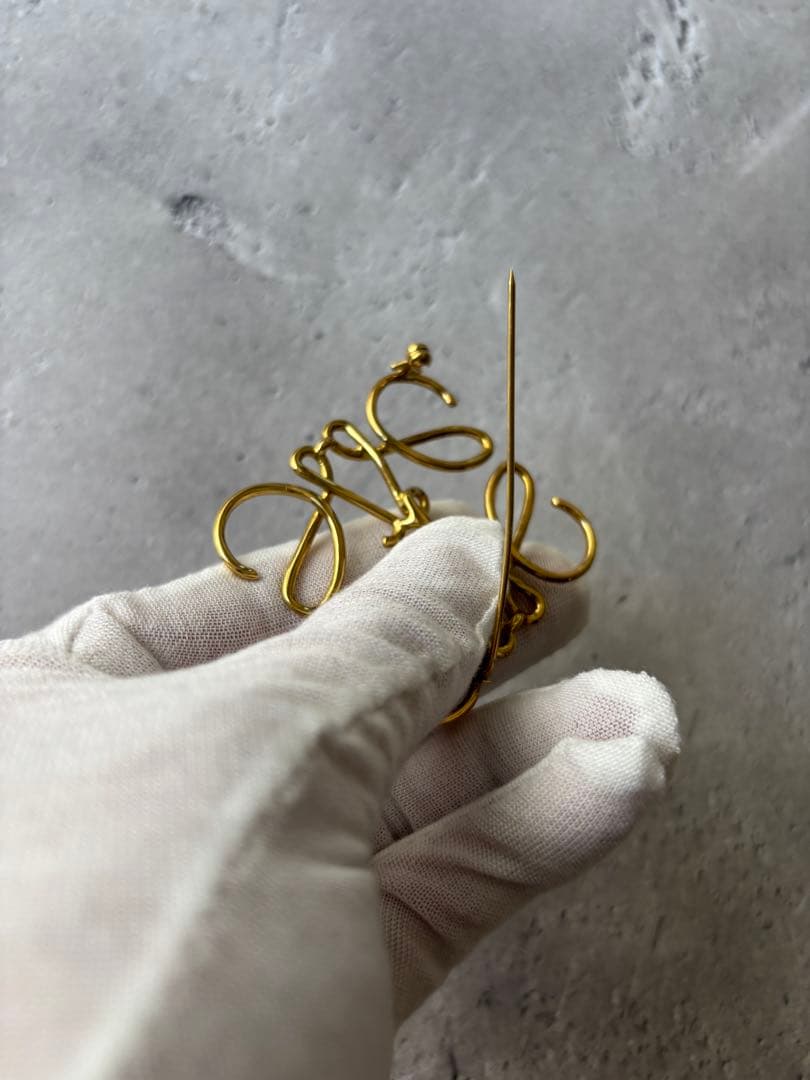 ロエベ LOEWE　アナグラムロゴマルチカラーブローチ