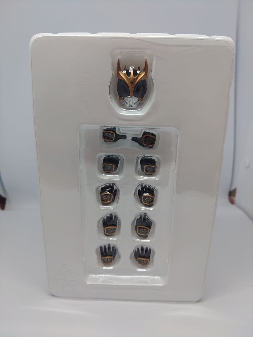 真骨彫　SHFiguarts 仮面ライダークウガ　アルティメットフォーム