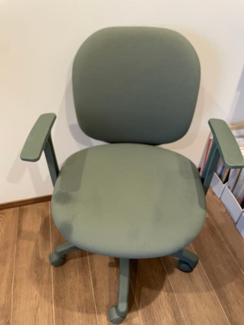 新品！イトーキ　サリダ　グリーン