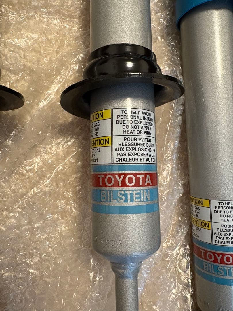 TOYOTA 純正BILSTEIN ショックアブソーバー FJクルーザー 新品