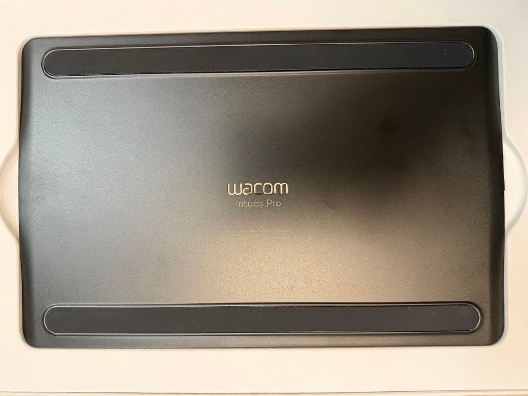 Wacom Intuos Pro PTH-660/K0 ペンタブレット 本体
