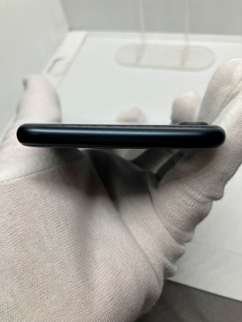 美品iPhone SE (第3世代) 128GB SIMフリーバッテリー100%