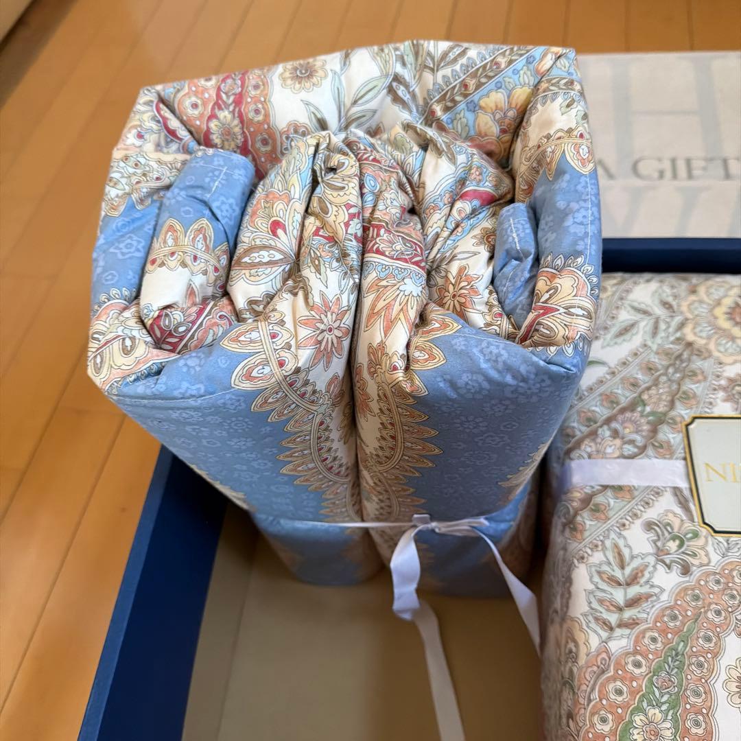 やちゃん新品未使用品 ホワイトダック昭和西川謹製羽毛肌掛けふとん ダウン