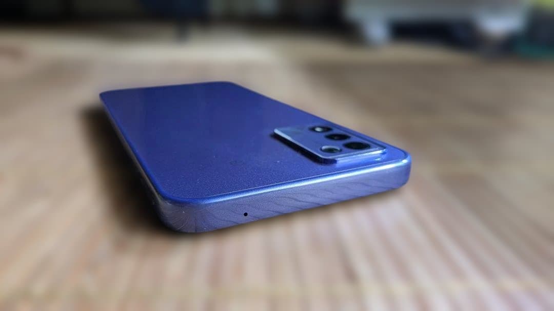 Libero 5G III A202ZT パープル