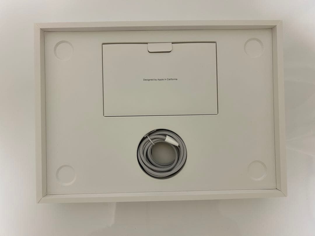 美品MacBookAir 2024 13インチ M3 256GB スペースグレイ