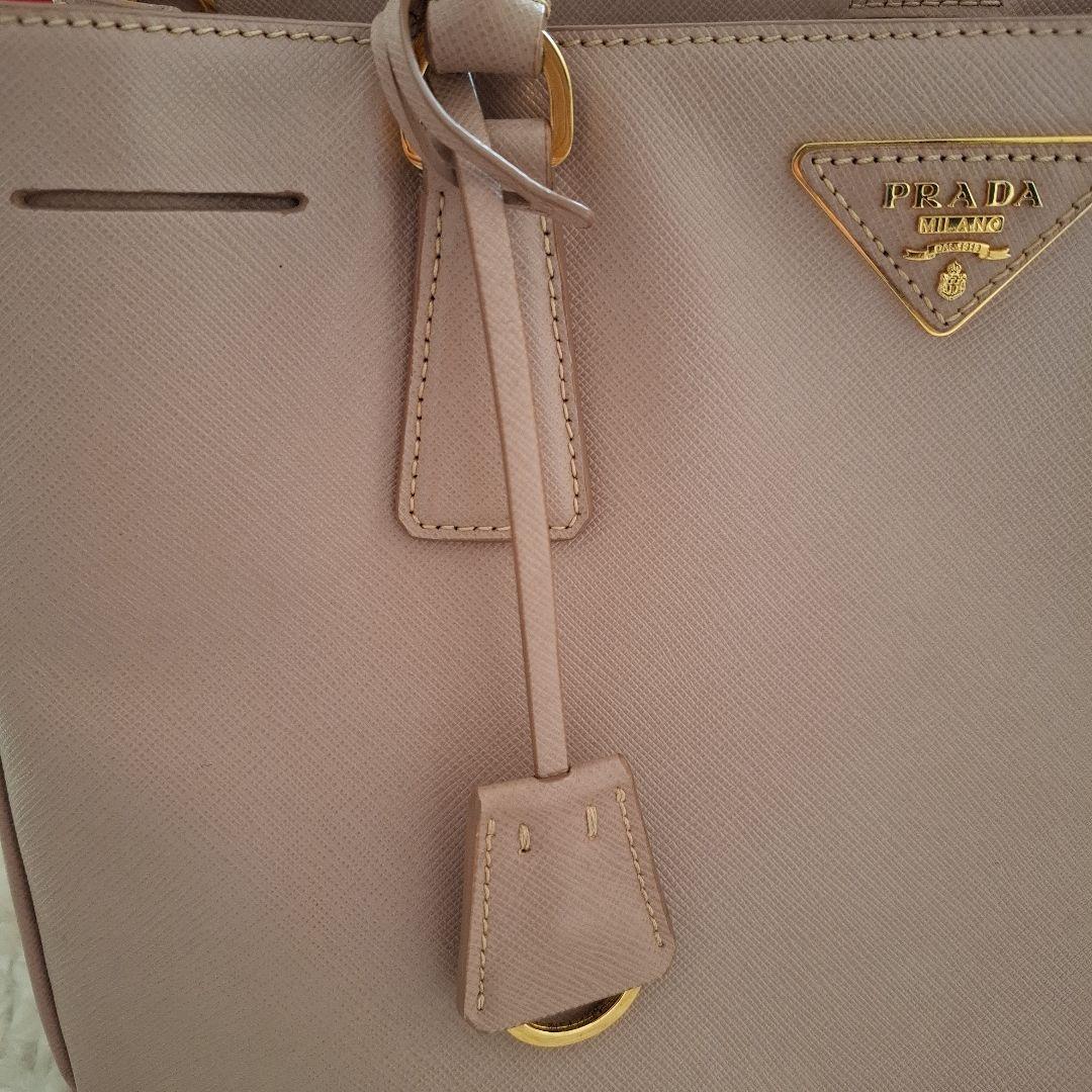 PRADAサフィアーノショルダーバッグ