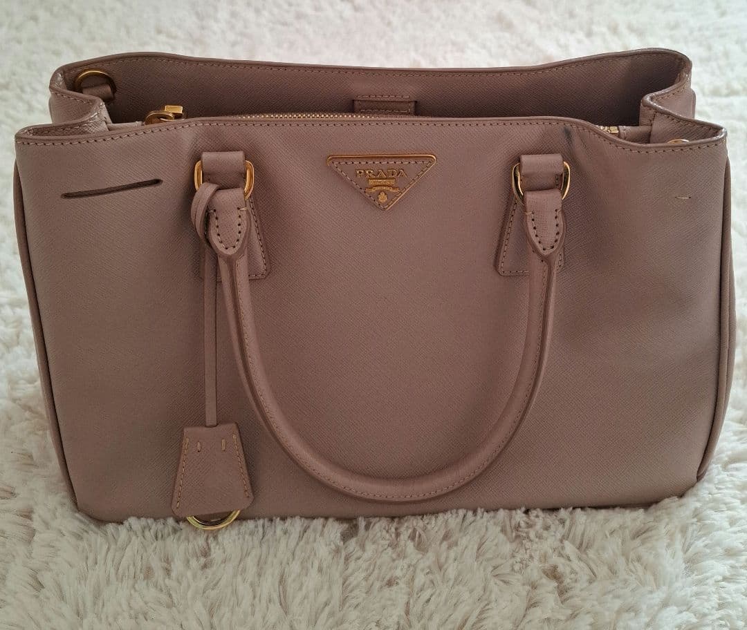 PRADAサフィアーノショルダーバッグ