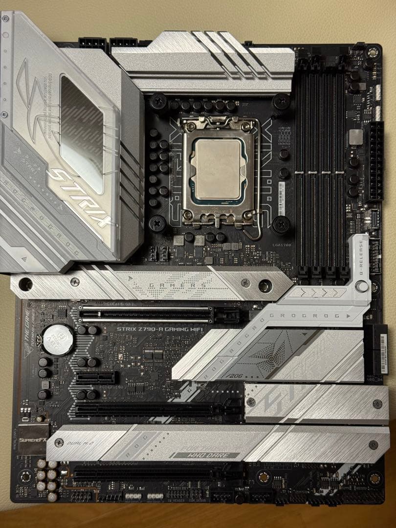 CPU ASUS ROG STRIX Z790 CPU intel i7-13700KF