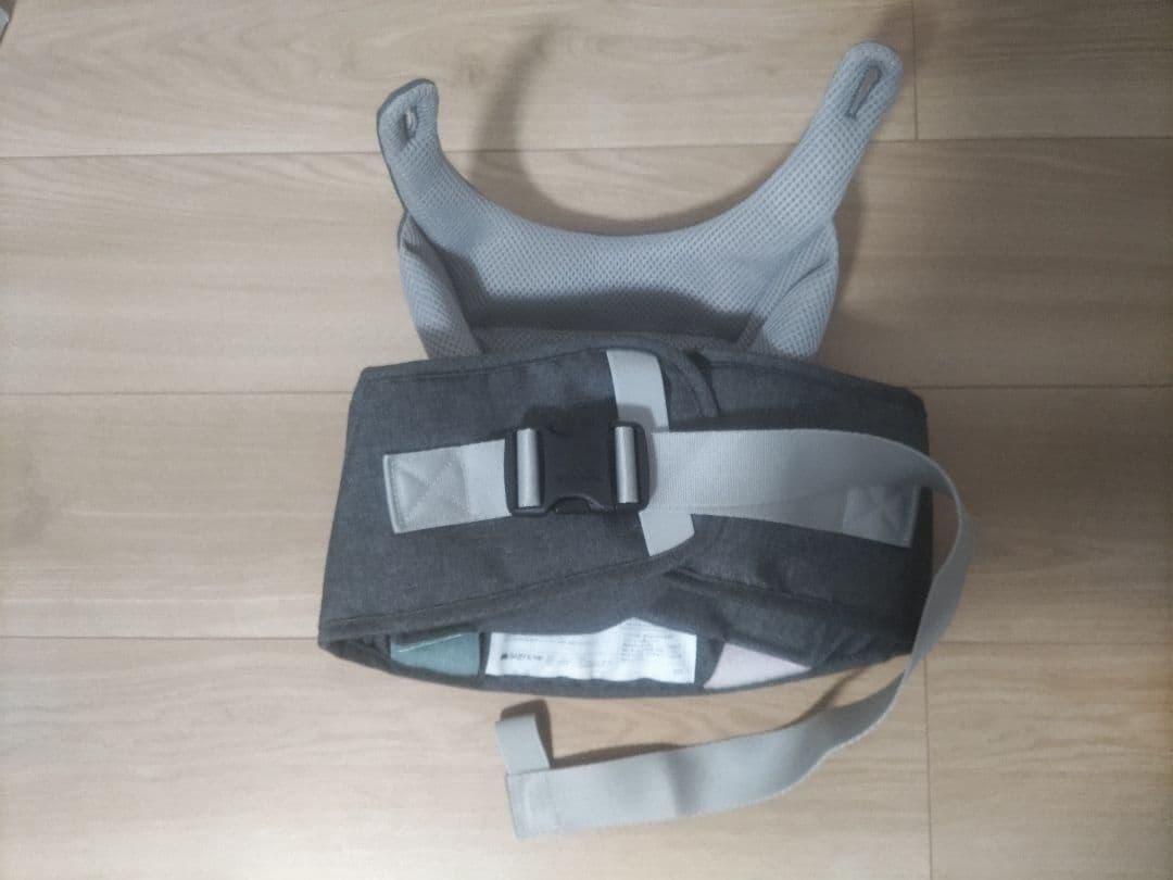 美品　BARY & Me 抱っこ紐 グレー