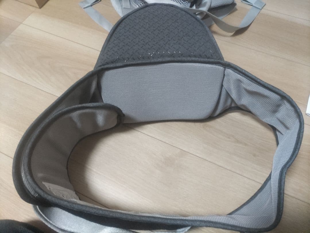 美品　BARY & Me 抱っこ紐 グレー