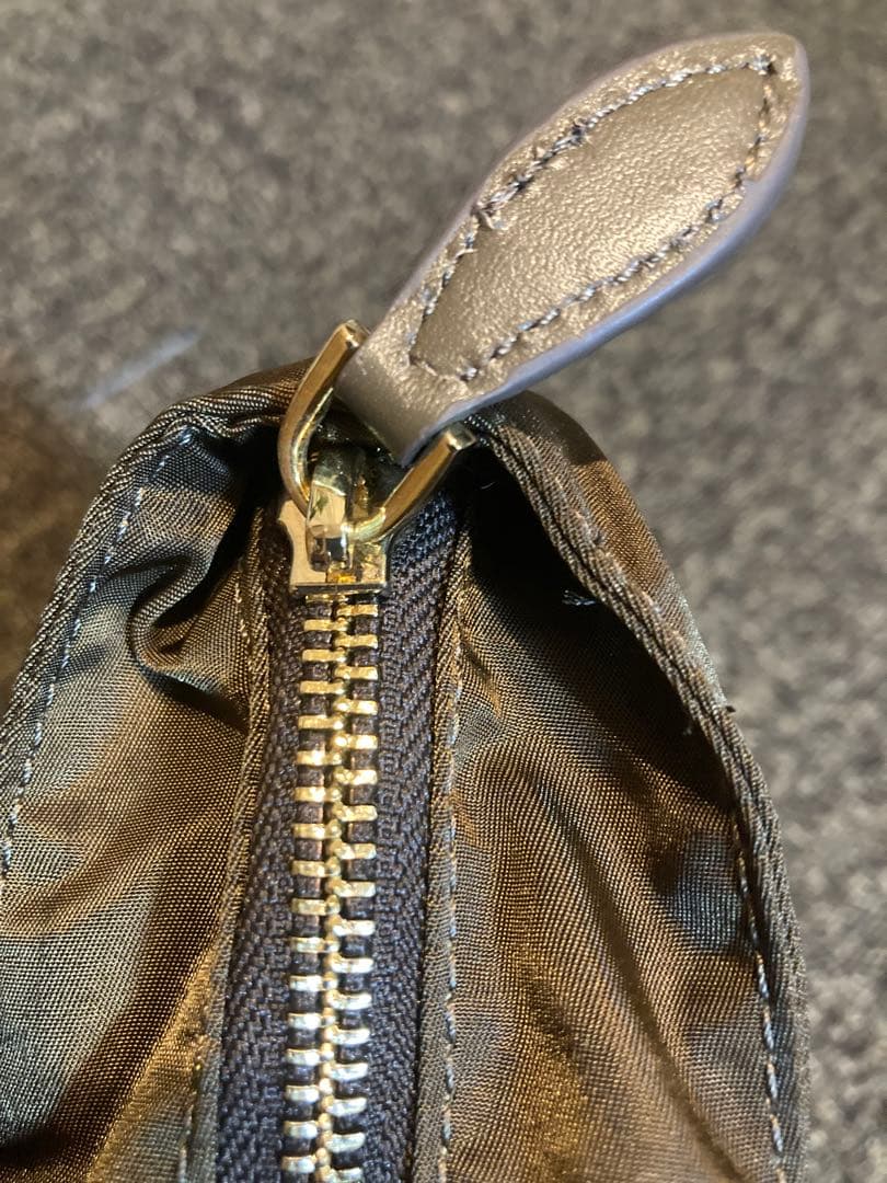 PRADA レディースエコバッグ オリーブグリーン