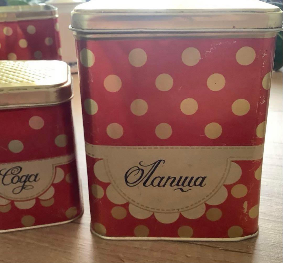 ソ連時代の超貴重　東欧雑貨　アンティーク缶　キャニスター８個セット　小物入れ
