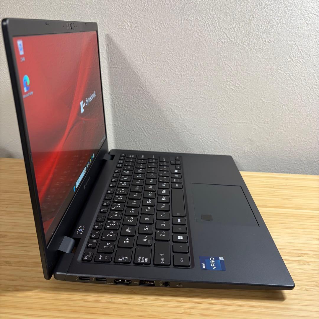 美品 東芝 2025年モデル 13世代 i5/FHD/16G 軽型 office