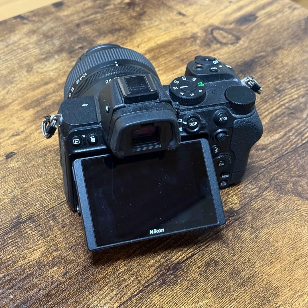 【程度◎】Nikon Z 5 ミラーレスカメラ 24-50mmレンズ付き
