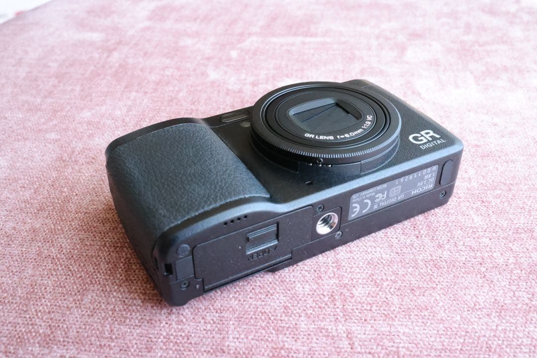 RICOH　GR DIGITAL Ⅳ　充電器付