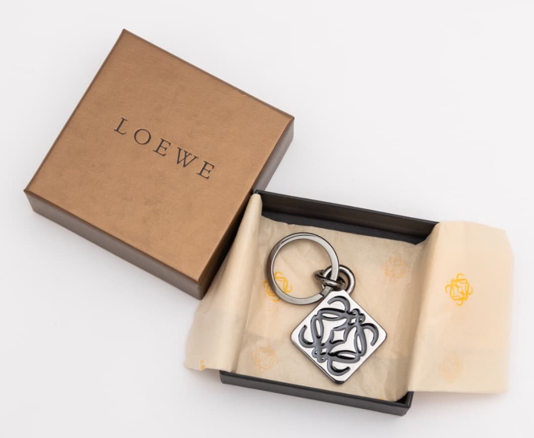 ロエベ LOEWE ロゴ アナグラム キーホルダー キーリング チャーム
