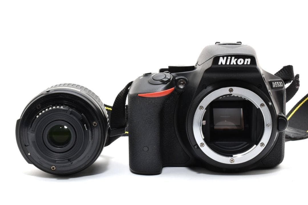 ほぼ新品 Nikon D5500 標準レンズキット 《S数6640枚 箱付き》