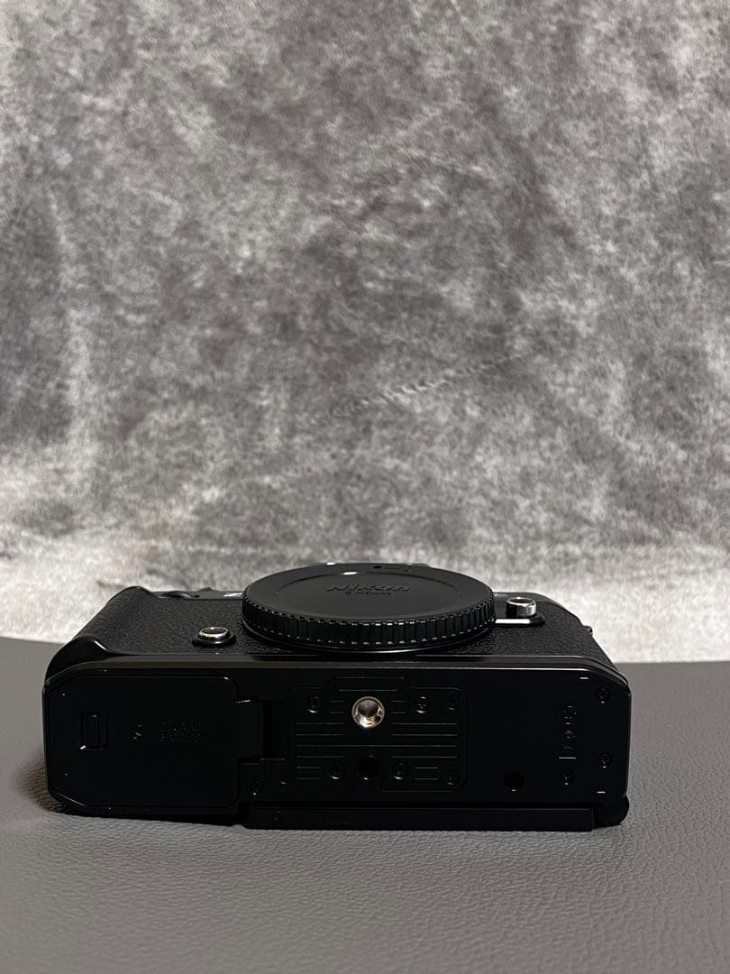 【新品購入品】Nikon Z f 40/2 レンズキット　ミラーレス一眼カメラ