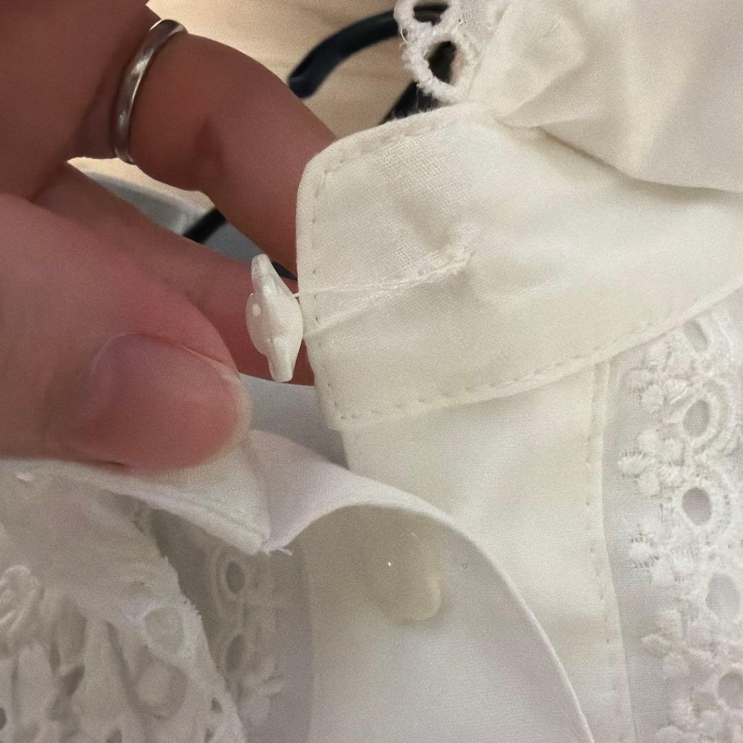 後ろピンタックブラウス　オフ白