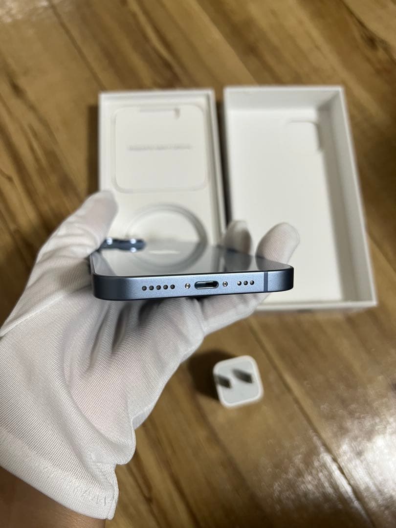 バッテリー100% Apple iPhone 14 SIM フリー　充電器付き